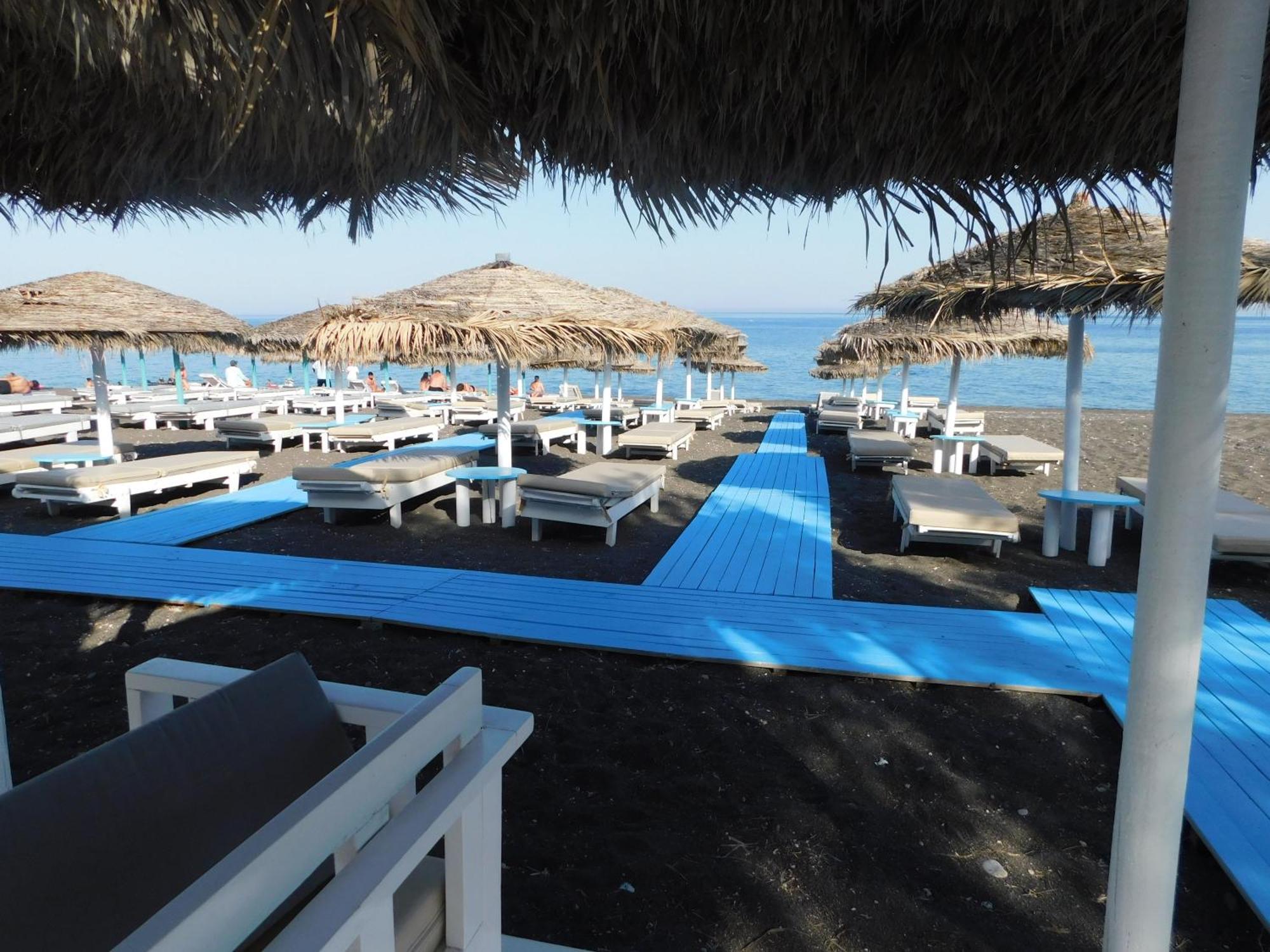 Happy Fish Rooms- Beachfront Perissa  Dış mekan fotoğraf