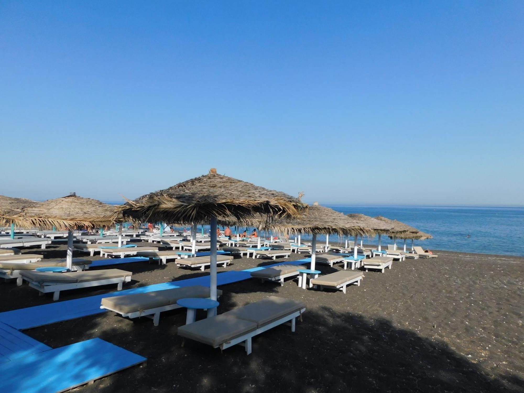 Happy Fish Rooms- Beachfront Perissa  Dış mekan fotoğraf